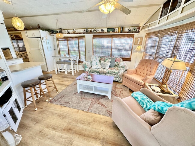 Photo - 2012 Nettles Blvd Unidad SI ID1537501P