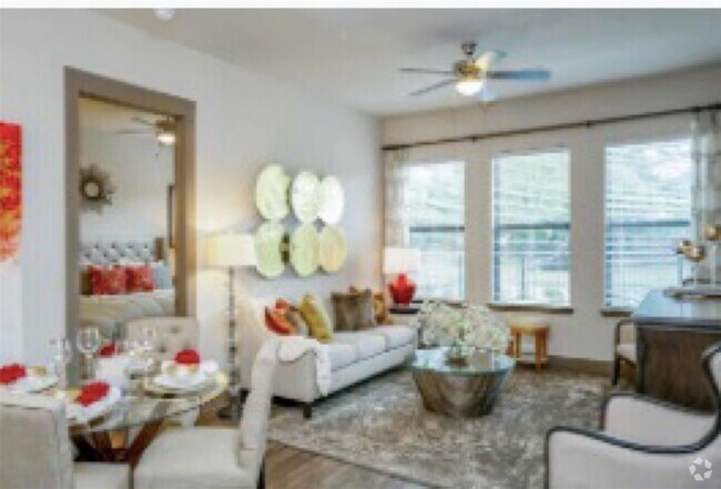 Building Photo - 2033 S Gessner Rd Rental