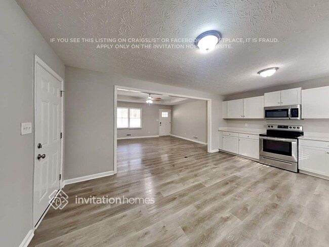 Photo - 300 E Country Woods Dr