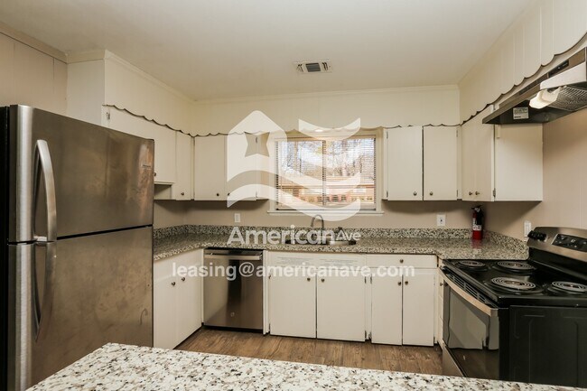 Photo - 3025 Charleston Dr