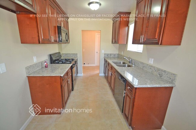 Photo - 13946 Terra Bella St