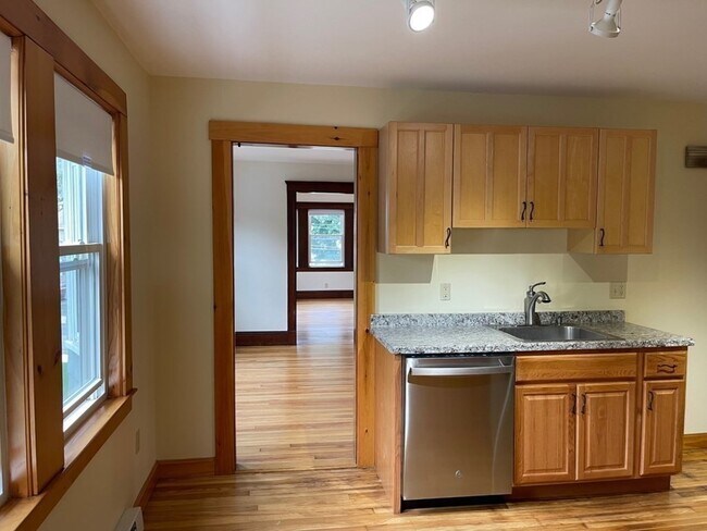 Photo - 33 Oak Rd Unit 2