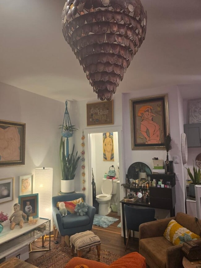 Photo - 337 E Main St