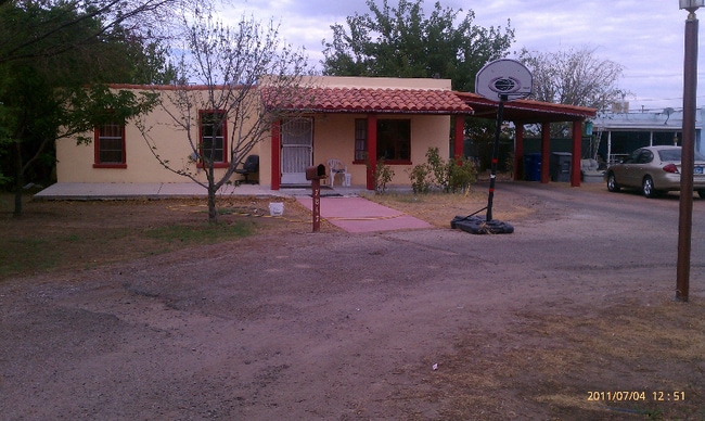 Building Photo - 7817 West Dr Rental