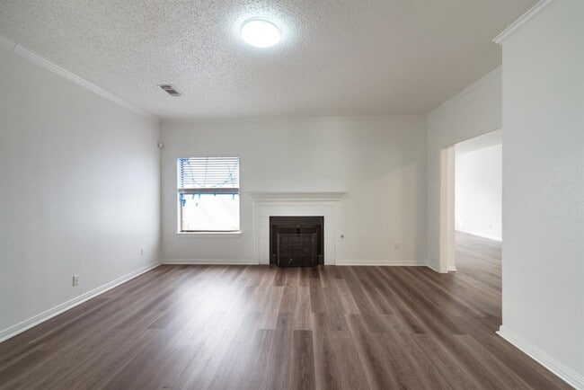 Photo - 1030 Wentworth Dr