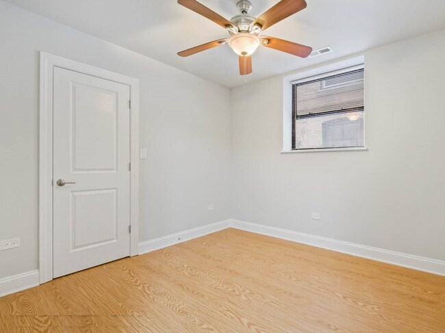 Photo - 1346 W Howard St Unit 1E