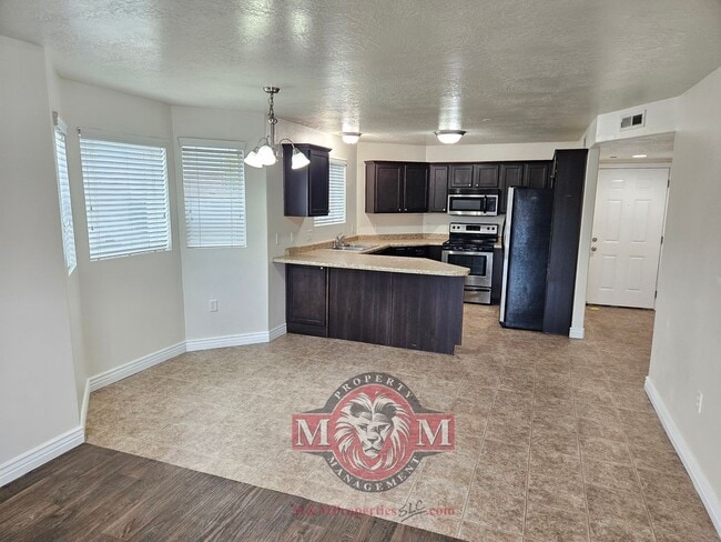 Photo - Great Ground-Level 3 Bed 2 Bath Sandy Condo!