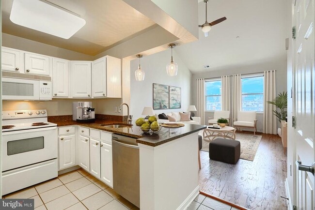 Building Photo - 23 Pierside Dr Unit 429 Rental