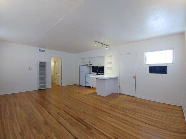 Photo - 420 14th St NW Unit A