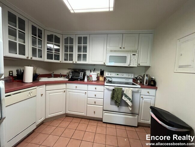 Photo - 1244 Beacon St