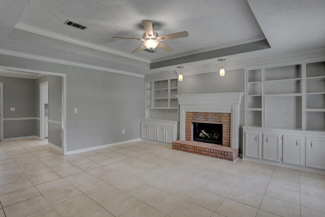 Photo - 211 Oak Brook Dr