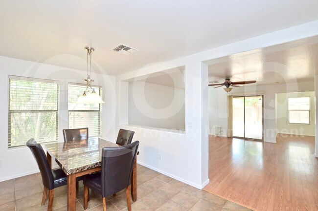 Photo - 1922 E Patrick Ln