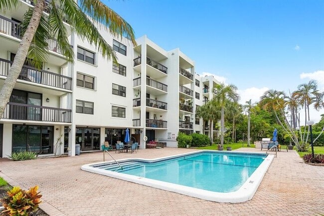 Building Photo - 2707 NE 14th Street Causeway Unit 305 Rental