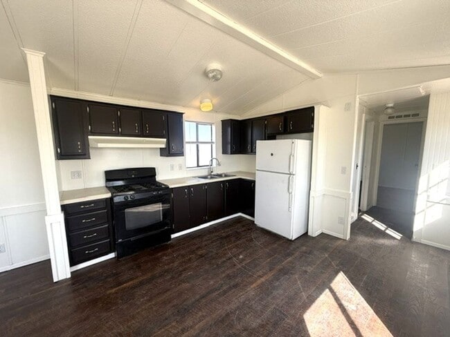 Photo - 3 bedroom single wide in Rydon