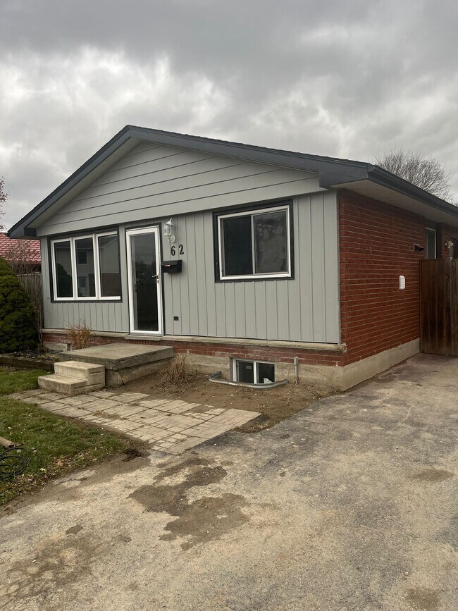 Photo - 62 Wexford Av