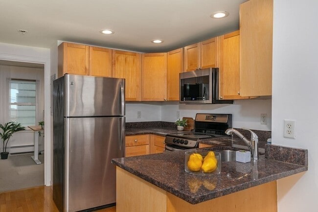 Building Photo - 19 Glenview Rd Unit 2