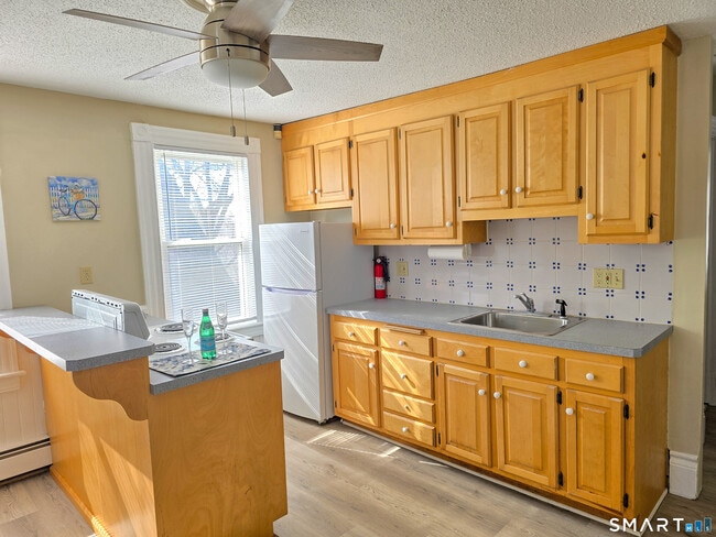 Photo - 180 Curtis St Unit 3