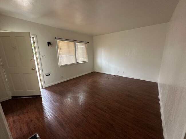 Photo - 7910-7914 S Normandie Unit 7912