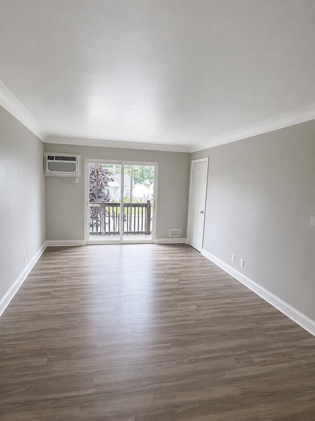 4910 Lewis Ave Unit 6