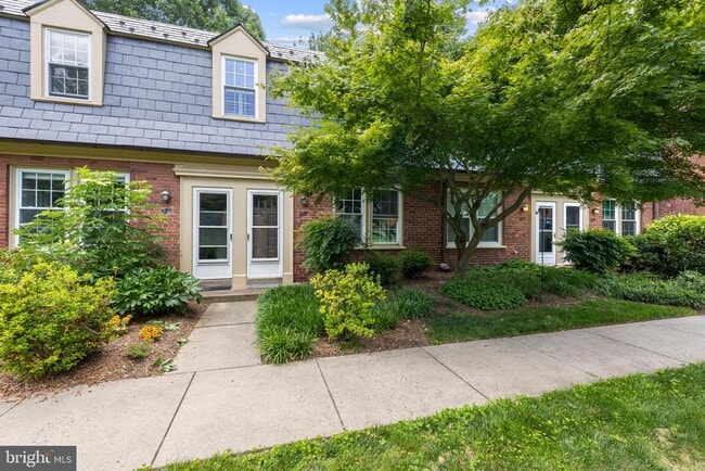 Photo - 1021 S Barton St Townhome
