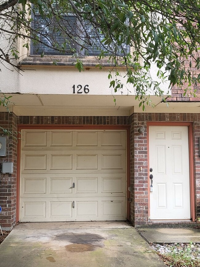 Building Photo - 126 E Nemo St Rental