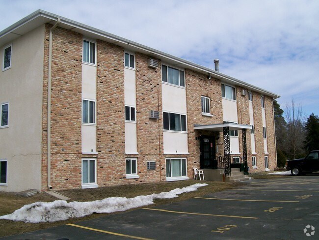 Maple Plain Apartments - Maple Plain Apartments