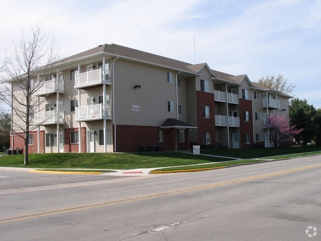 Building Photo - 1401 N Dakota Ave Rental