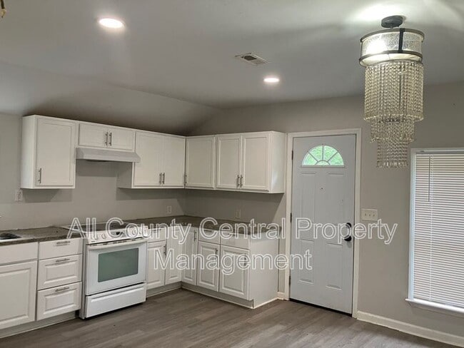 Photo - 3115 Parkwood Rd