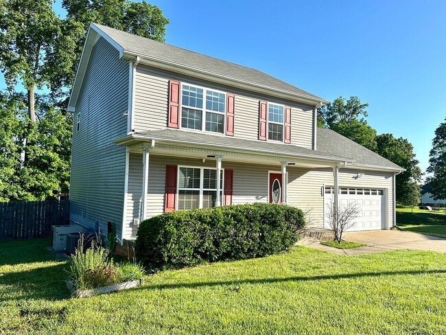 Photo - Spacious 3-Bedroom Home with Fenced Yard & Garage!