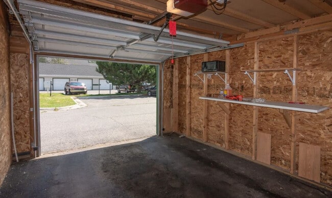 Photo - 2940 W Villard St Unidad H