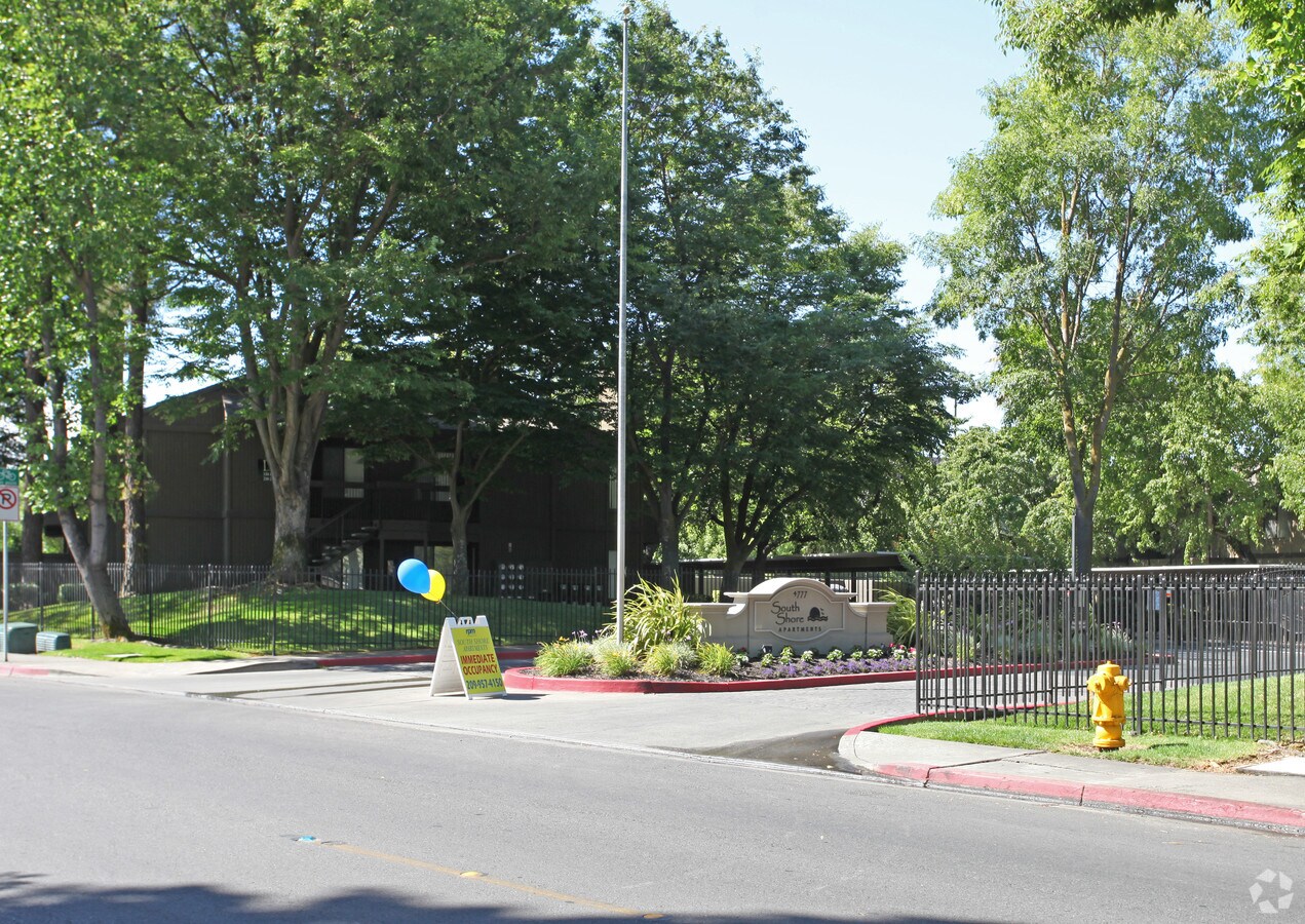 Photo - South Shore Apartments
