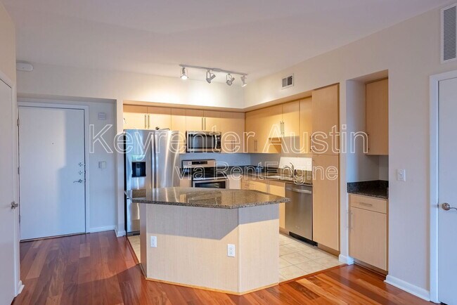 Photo - 54 Rainey St Condo Unit 604