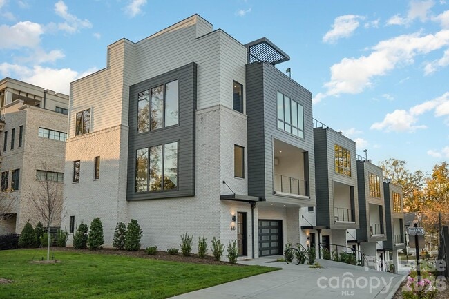 Photo - 616 Queens Rd