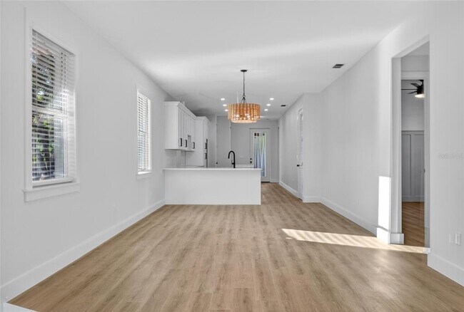 Photo - 1515 E Knollwood St