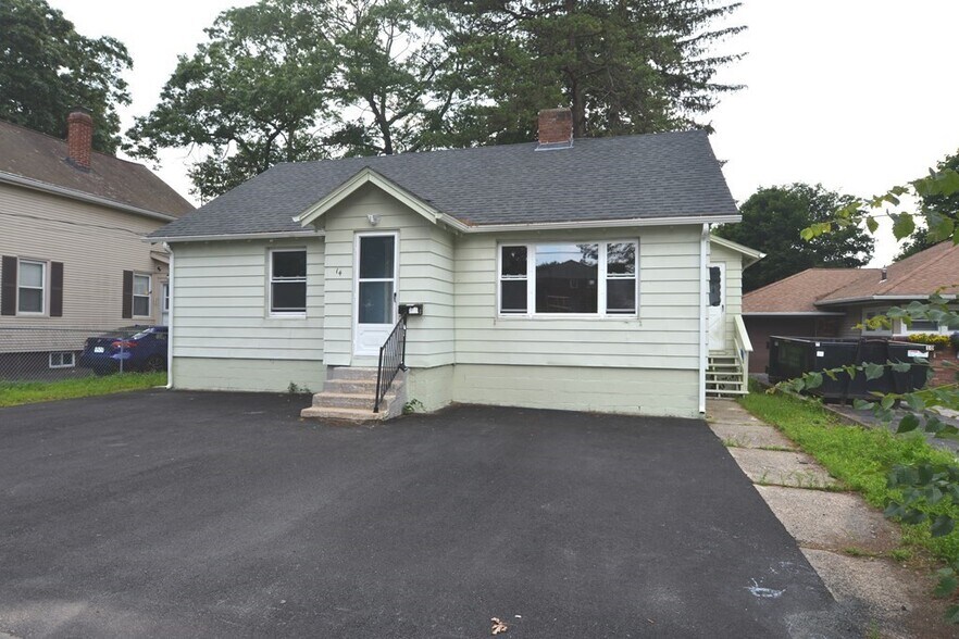 14 Fairlawn Cir