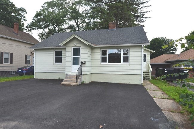 Building Photo - 14 Fairlawn Cir