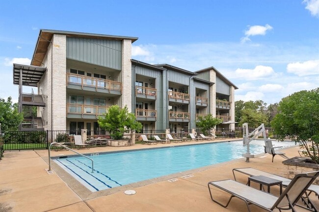 Building Photo - 4704 Sunset Trail Unit 1303 Rental