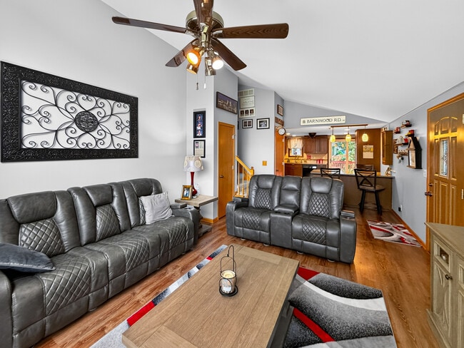 Photo - 714 Walnut Ln