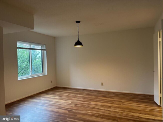 Photo - 8370 Greensboro Dr Unit 422