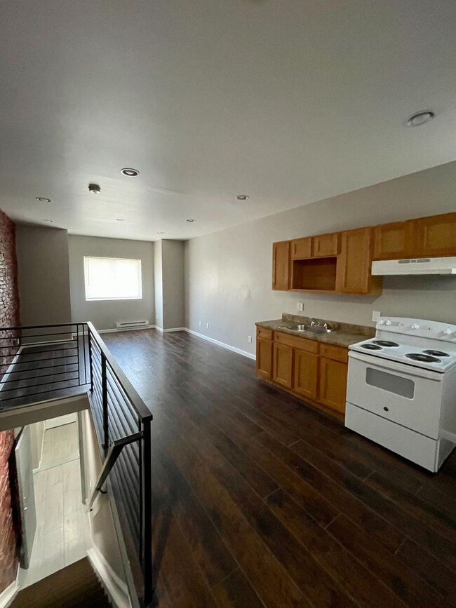Photo - 908 E Schiller St Apartamento Unidad Second Floor