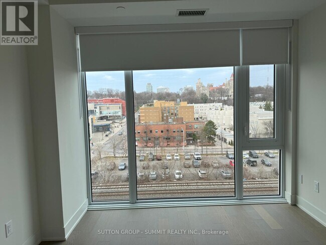 Photo - 322 Dupont St Unit 713