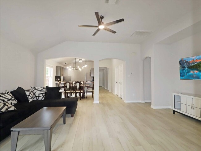 Photo - 749 Grassy Knoll Trail