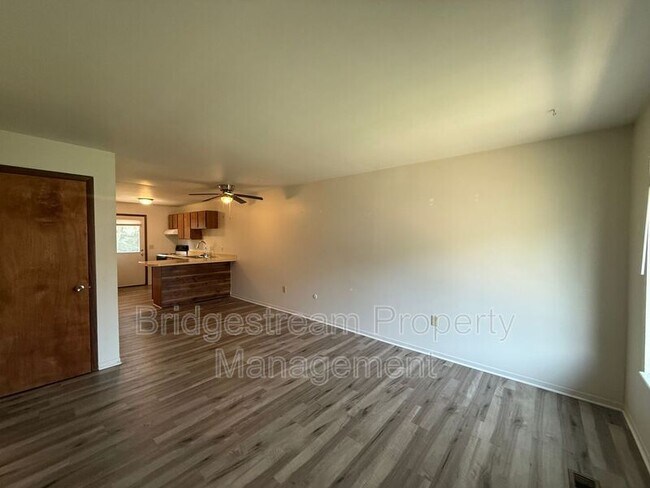 Photo - 4525 Elliot Ave