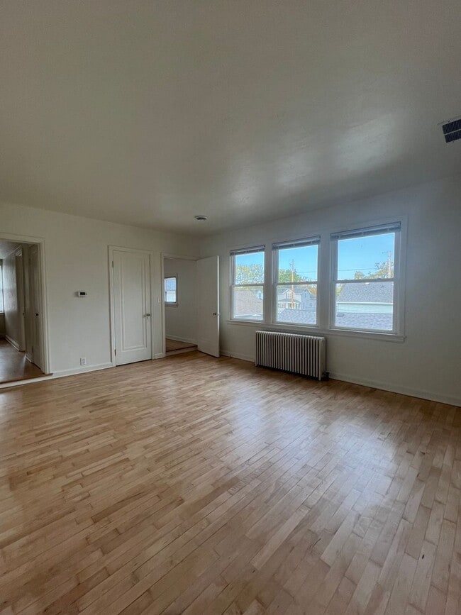 Building Photo - 1511 Oregon St Unit 1513 Oregon St