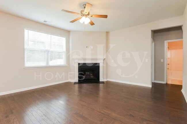 Photo - 817 Neosho Ct