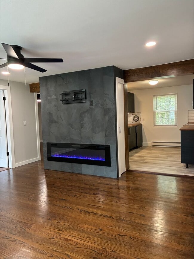 Building Photo - Fantastic updated 2 bedroom condo Unit 4A