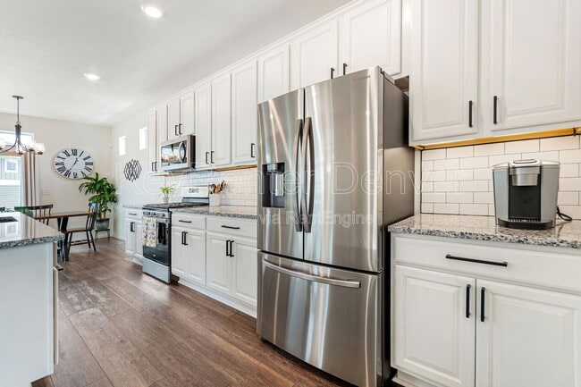 Photo - 10145 Zeno St