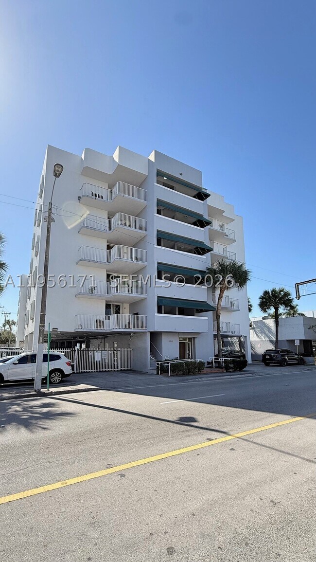 4854 NW 7th St Unit 508