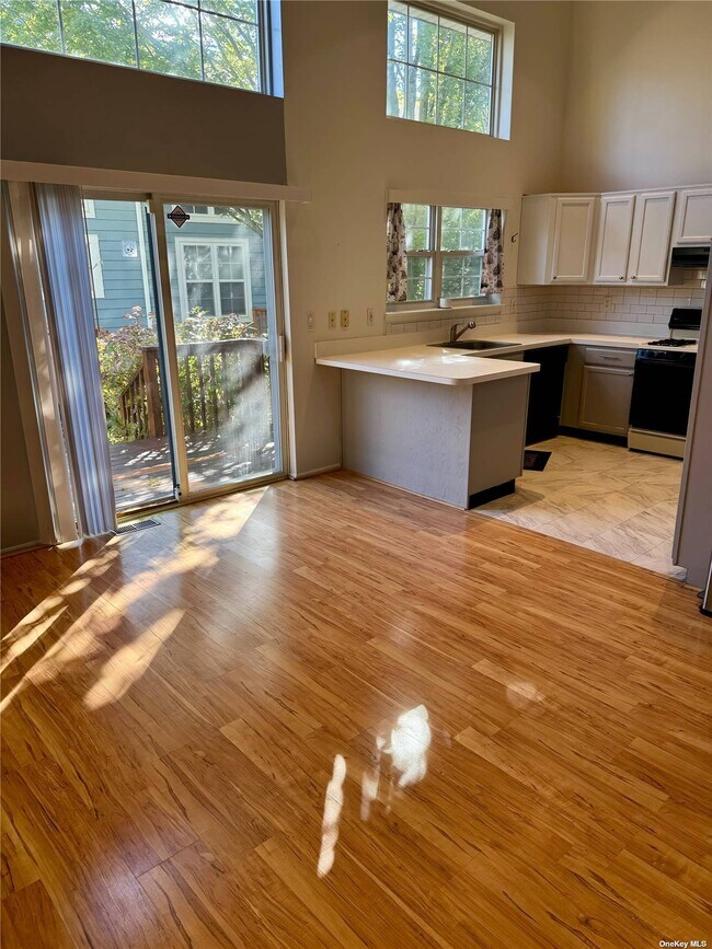 368 Smith St Townhome Townhome Rental in Central Islip NY