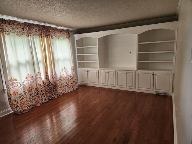 Photo - 4730 Old Elizabethtown Rd